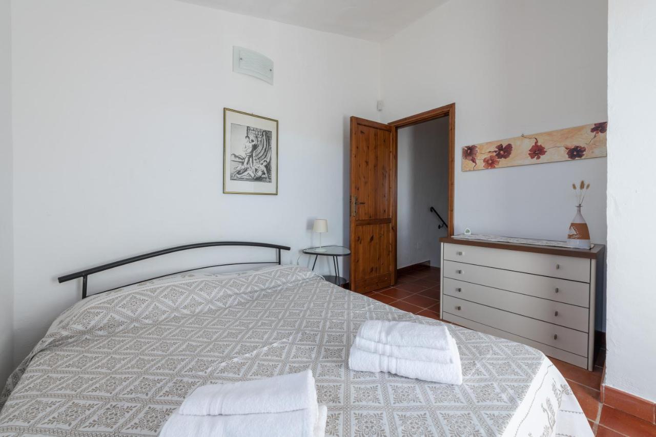 Damiano Holiday House Porto Columbu - Perd'E Sali Exterior foto